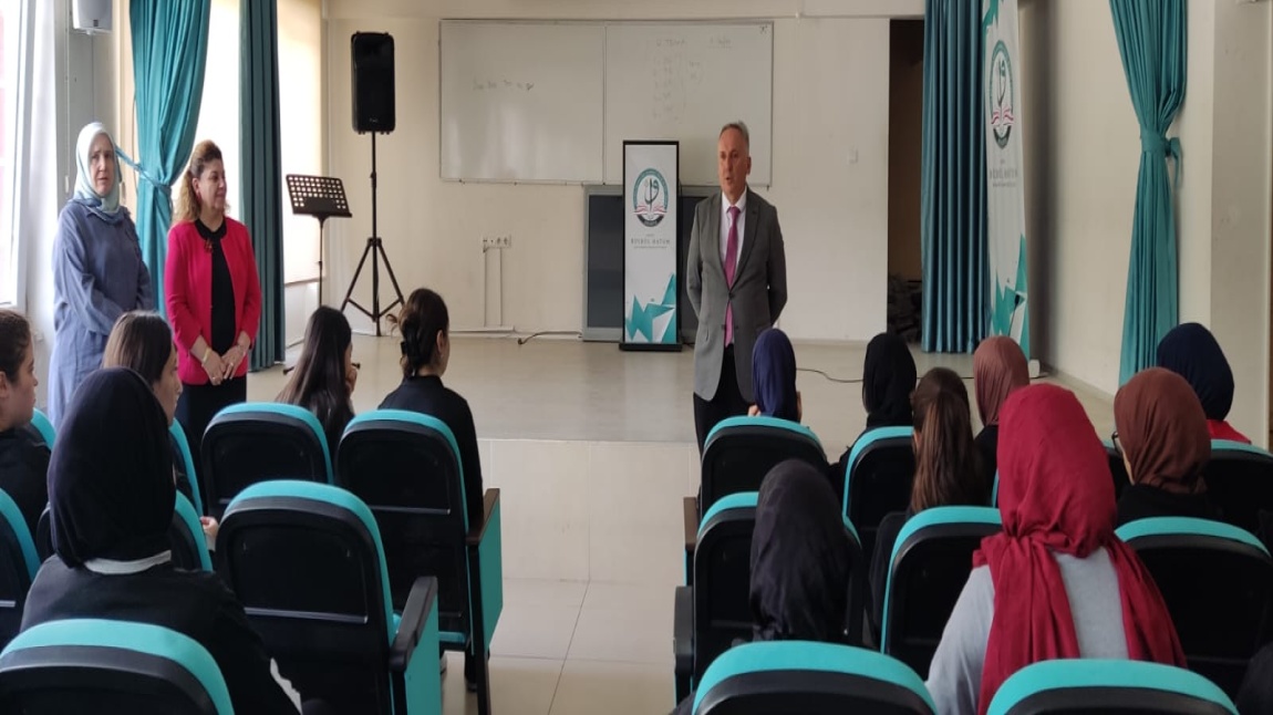 Öğrencilerimize bilgilendirme toplantısı yapıldı